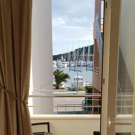 By The Sea - 1089 Apartamento Rogoznica (Sibenik-Knin)