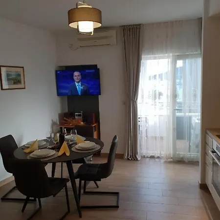 Apartment By The Sea - 1089