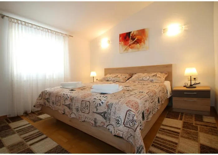 By The Sea - 1089 רוגוזניצה