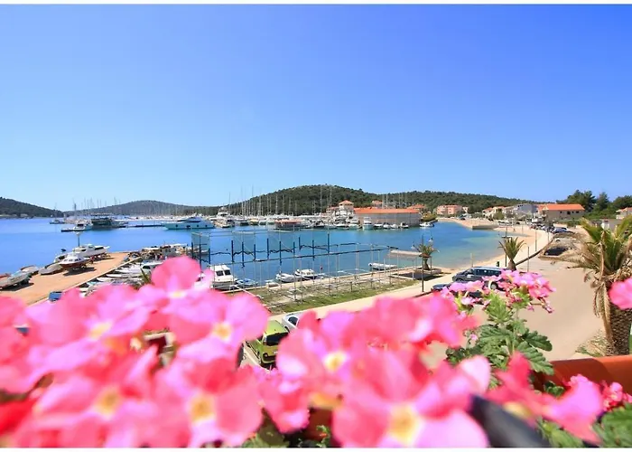 Appartement By The Sea - 1089 *