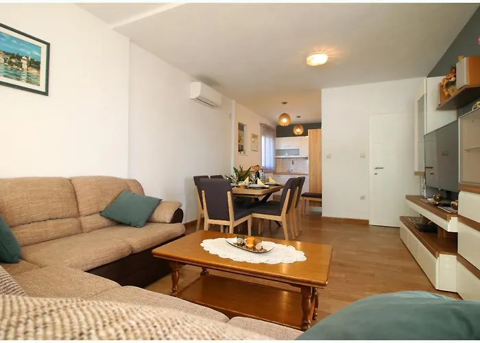 Appartement By The Sea - 1089 Rogoznica (Sibenik-Knin)