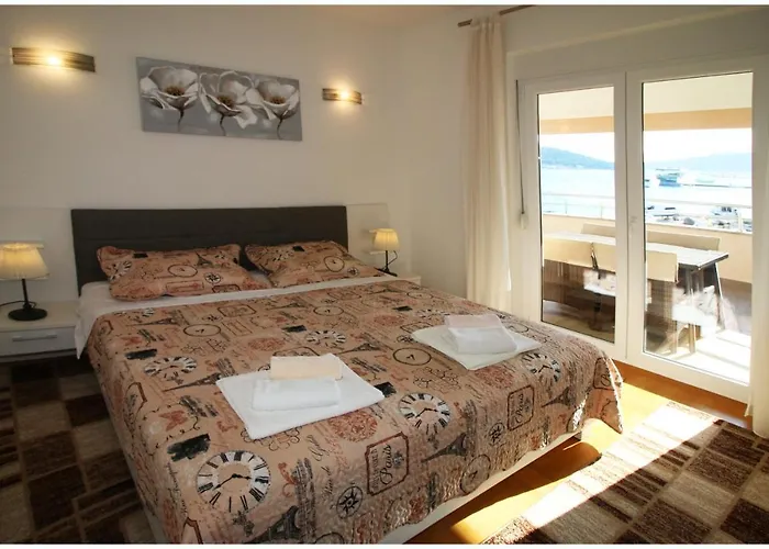 By The Sea - 1089 רוגוזניצה